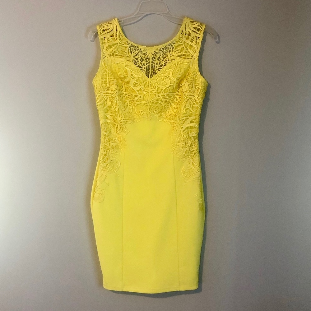 VENUS Yellow Lace-Detail Sheath Dress